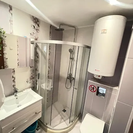 Sunny Varvara * فارنا